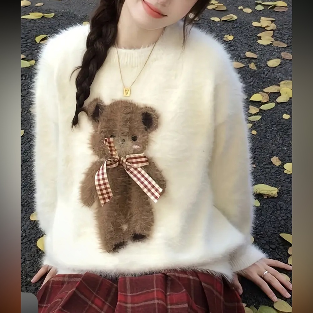 Bear sweater Cozy White cream Sweater with Teddy Bear Design - Picture 2 of 3